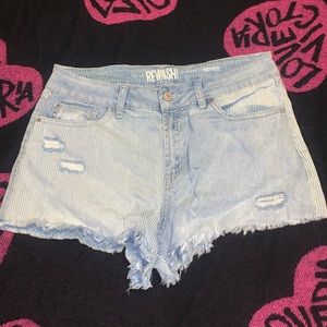 Mismatched shorts